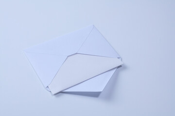 白い封筒に入れた手紙