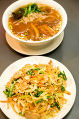焼きそばとラーメン