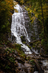 Fototapeta na wymiar Mingo Waterfalls in North Carolina during early autumn