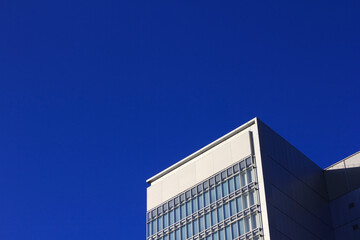 大阪駅前のビル