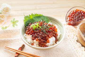 いくらの醤油漬け丼