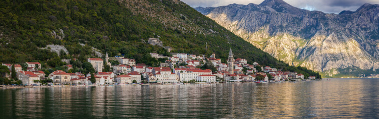 Fototapeta na wymiar Perast, as an absolute highlight of the Bay of Kotor, is also one of the most beautiful Baroque towns in Montenegro. 