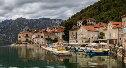 Fototapeta na wymiar Perast, as an absolute highlight of the Bay of Kotor, is also one of the most beautiful Baroque towns in Montenegro. 