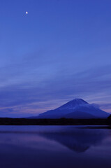 富士と月