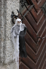 Obraz premium Decoration for Halloween on the house wall