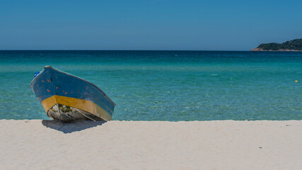 Obraz premium Boat in the sea, Perhentian Island, Terengganu, Malaysia