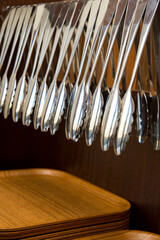 トングとトレイ