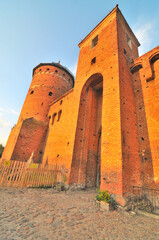 Zamek reszelski położony jest nad brzegiem rzeki Sajny