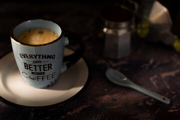tazza da caffè e moka  