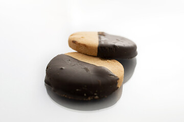 biscotti rotondi al burro con cacao