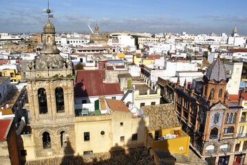 Fototapeta na wymiar Skyline Sevilla desde la Iglesia del Salvador