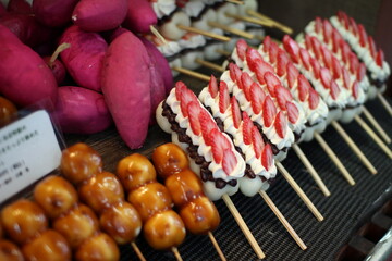 イチゴ大福団子とみたらし団子