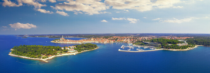 Die Altstadt von Rovinj in Kroatien als Panoramafoto