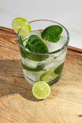 Bebida fria mojito