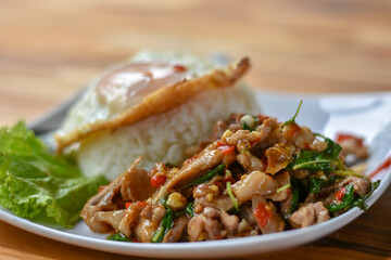 thai spicy chicken salad