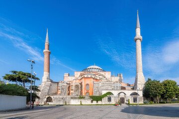 Fototapeta na wymiar Hagia Sophia in Istanbul, Turkey. One of the oldest and the most prominent landmarks in Turkey.