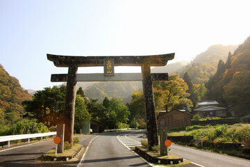 三徳山の鳥居