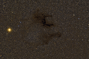Fototapeta na wymiar Dark Nebula B142, E-Nebula
