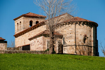 Iglesia románica de San Andrés, Argomilla de Cayón