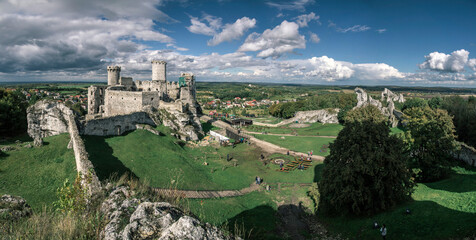 Ogrodzieniec medieval castle panorama, Poland