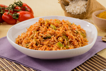  Risotto con verdure, curcuma e pomodoro con ingredienti
