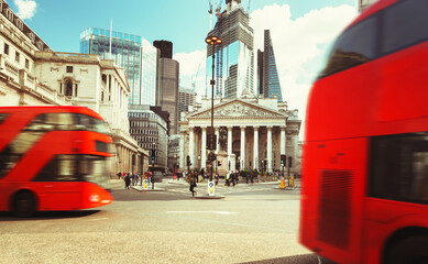 Royal Exchange, Londen Met rode bus