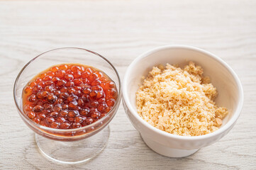 イクラの醤油漬けと魚のほぐし身