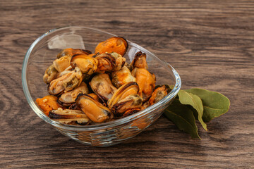 Pickled mussels in the bowl