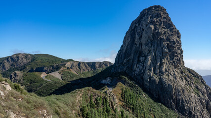 Paisaje de roca gigante en las montañas