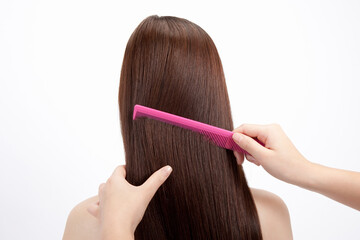 ヘアブラシで髪をとく女性 Wall Mural Wallpaper Murals Paylessimages ヘアブラシで髪をとく女性 Wall Mural Wallpaper Murals Paylessimages