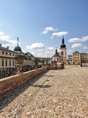 
53/5000
Baroque church and chateau in Manětín in western Bohemia