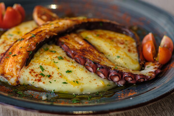 pulpu gallego con pure de patata 