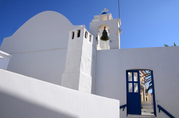 pueblos blancos de las islas ciclades de Grecia a orillas del mar mediterraneo
