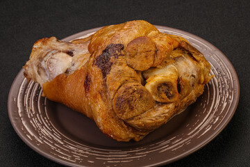 Baked pork knuckle with spices