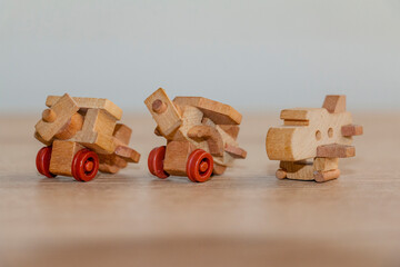 3 wood planes of toy