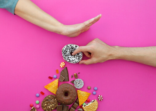 Beim Naschen von S&uuml;&szlig;igkeiten erwischt