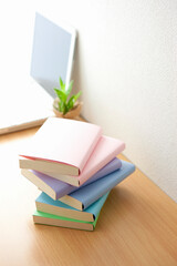 デスクに置かれた本