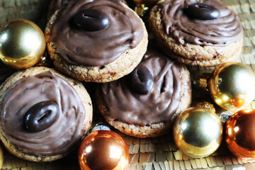 Mokka Biscuits mit Schokolade und Schokobohne.