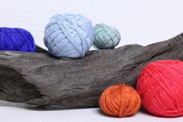 毛糸玉と流木 wool ball and driftwood 6