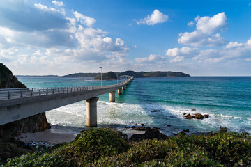 Obraz premium bridge crosses the sea to the island in Japan.