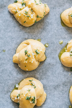 Garlic knots