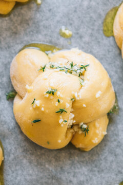 Garlic knots