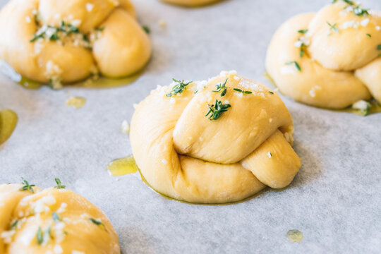 Garlic knots