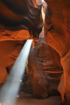 Antelope Canyon with light beam at noon, Page, Arizona, USA, North America