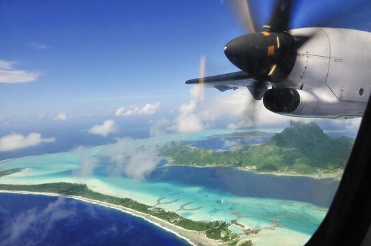 Bora Bora from the plane, Leeward Islands, Society Islands, French Polynesia, Pacific Ocean, Oceania