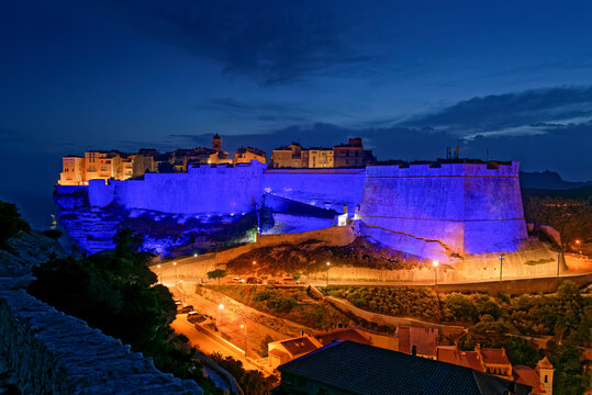 France, Corse-du-Sud, Bonifacio, Citadel of clifftop town at night