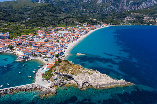 Greece, Kokkari, Aerial view of coastal town in summer