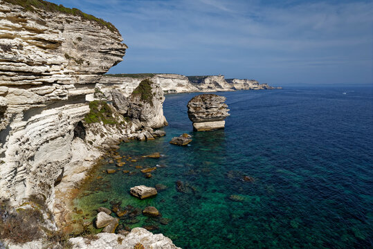 France, Corse-du-Sud, Bonifacio, Scenic view of coastal chalk cliffs