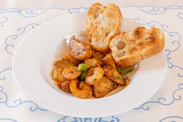 イタリア料理　エビのトマトソテー　前菜