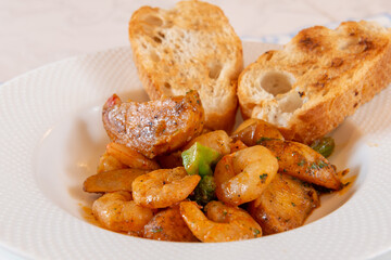 イタリア料理　エビのトマトソテー　前菜